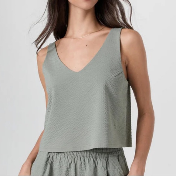 Vuori Women's Villa Textured Crop Tank size‎ medium NWT - Picture 2 of 7